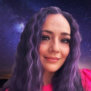 Meet your Posher, Cosmic Amy